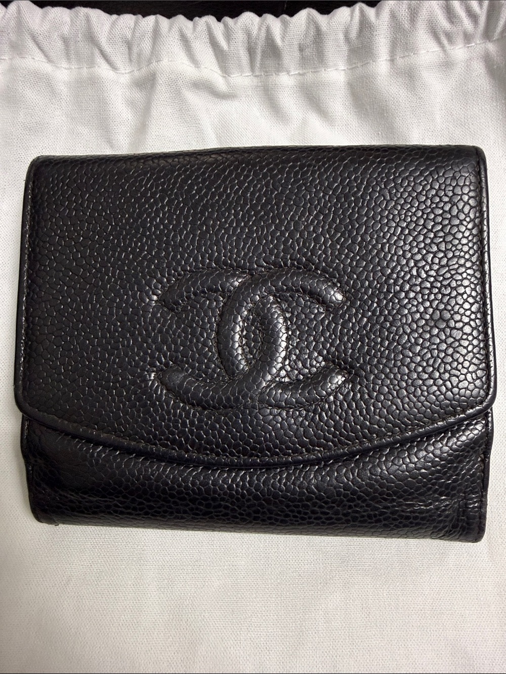 Vgt CHANEL Black Quilted Caviar Leather Small Wallet with CC Motif